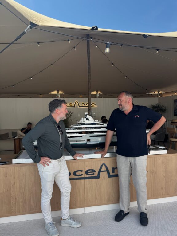 LOTHOS team engaging with partners at Palm Beach Yacht Show