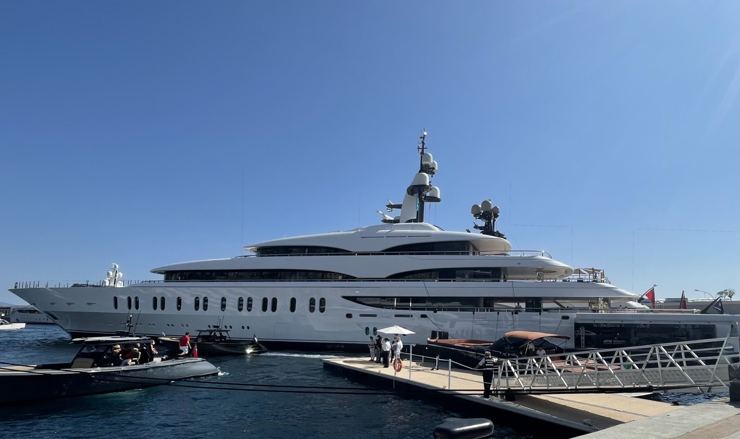 Yacht-1